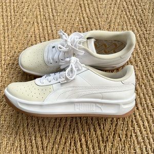White Pumas, New